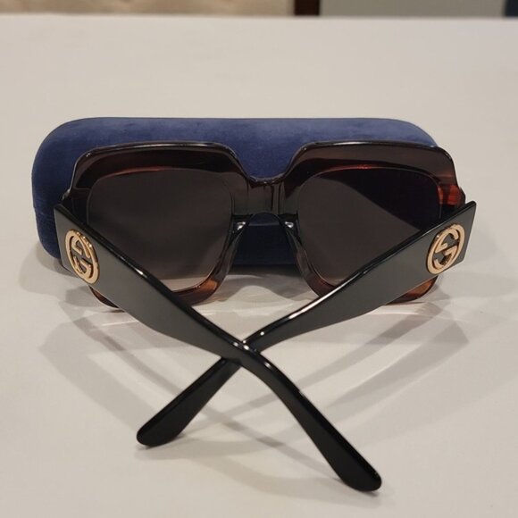 Authentic Gucci sunglasses with case - Picture 5 of 10